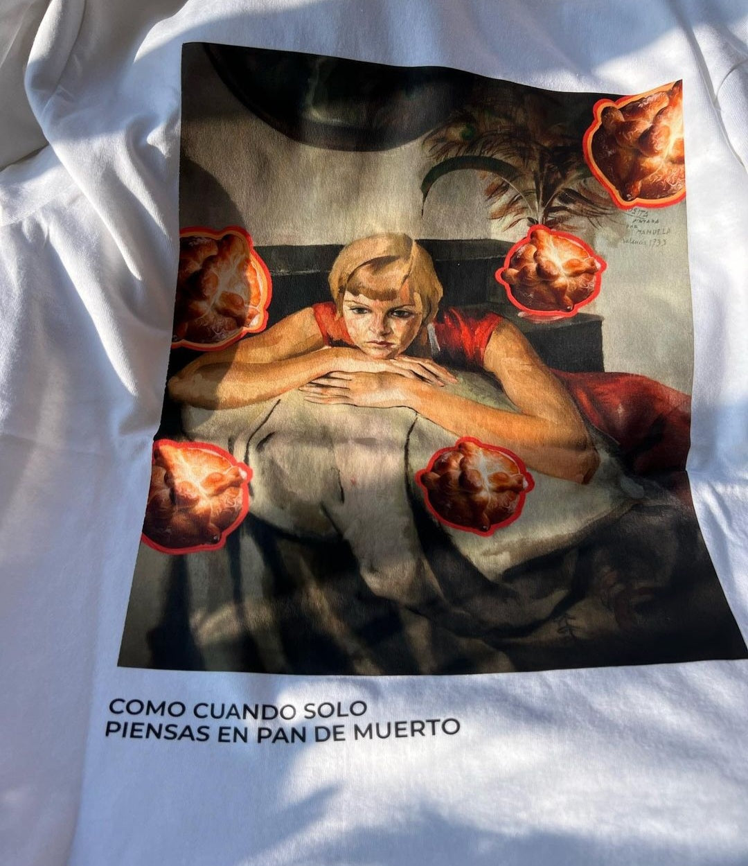 Playera "Solo piensas en pan de muerto"